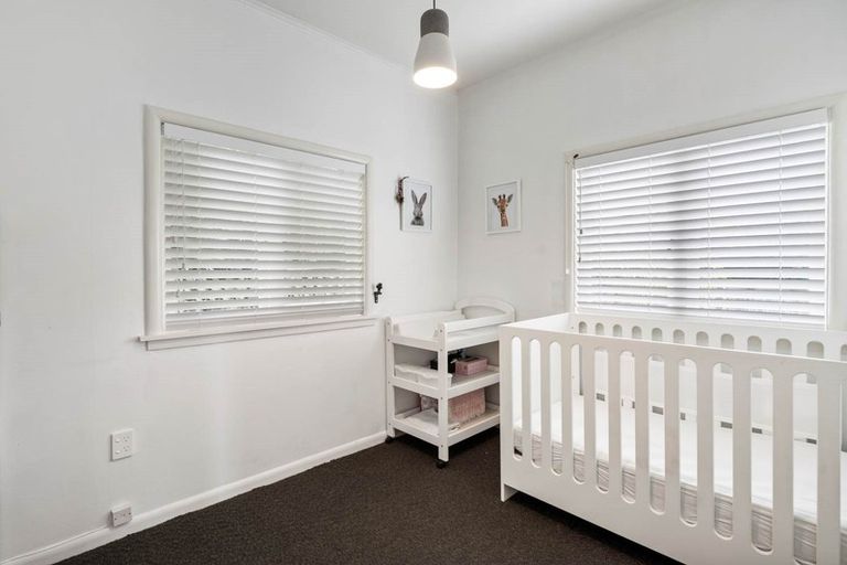 Photo of property in 1/21 Abbotleigh Avenue, Te Atatu Peninsula, Auckland, 0610