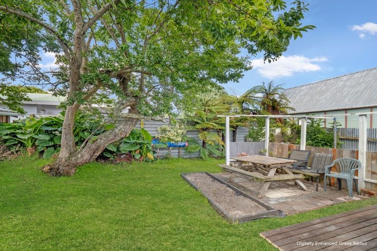 Photo of property in 7 Lowther Street, Whanganui, 4500