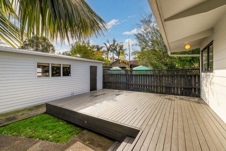Photo of property in 18a Alberta Street, Point Chevalier, Auckland, 1022