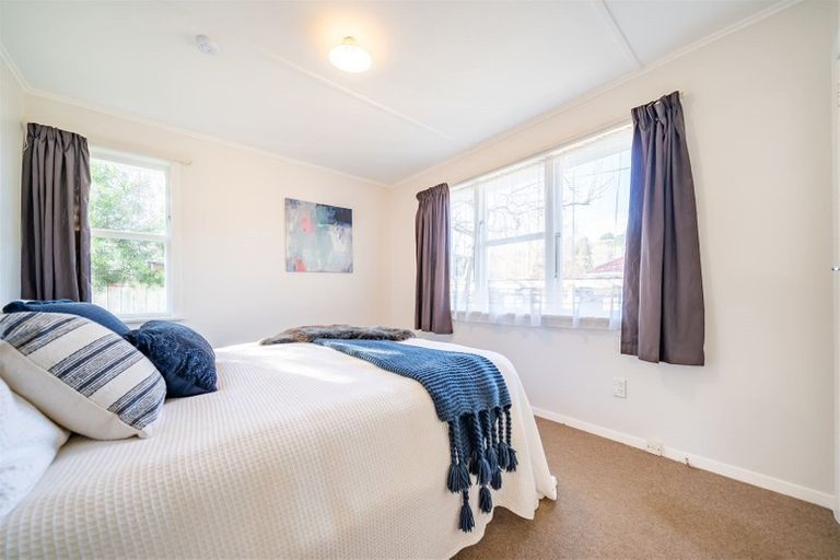 Photo of property in 5a Mangaroa Hill Road, Clouston Park, Upper Hutt, 5018