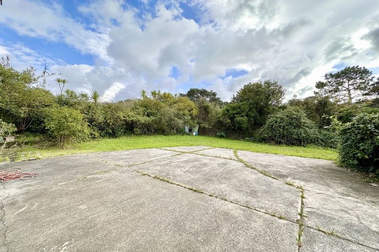Photo of property in 13 Peter Terrace, Castor Bay, Auckland, 0620