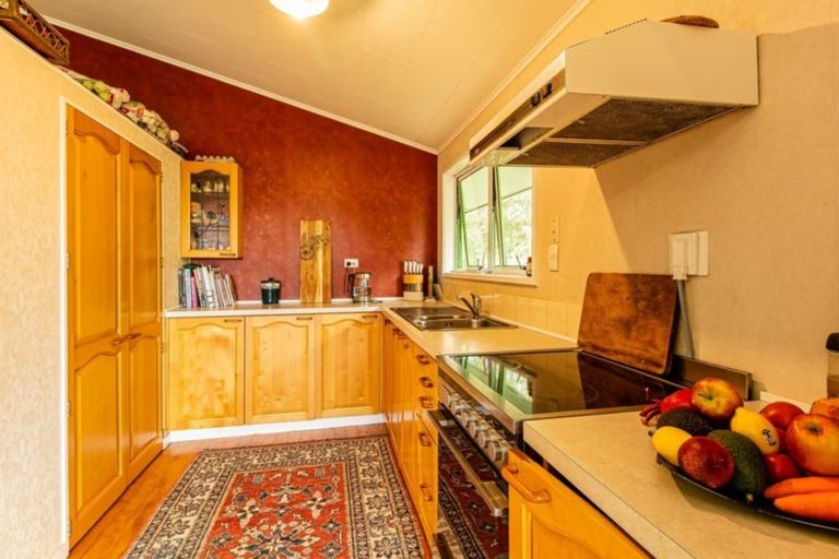 Photo of property in 25 Burns Road, Hospital Hill, Napier, 4110