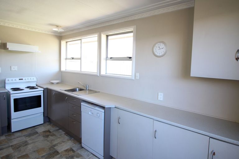 Photo of property in 8 Campbell Street, Alexandra, 9320