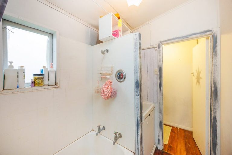 Photo of property in 23 Marine Parade South, Foxton Beach, Foxton, 4815