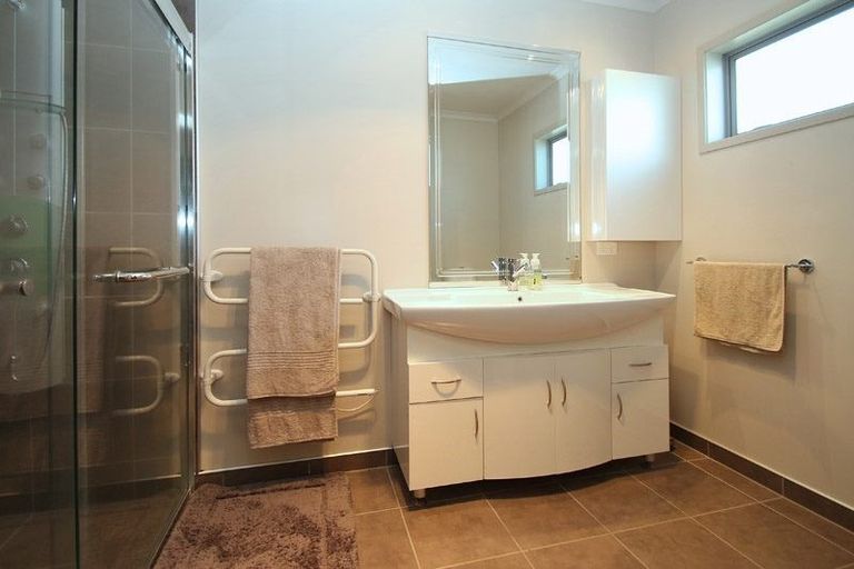 Photo of property in 14 Brompton Close, Richmond Heights, Taupo, 3330