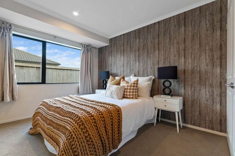 Photo of property in 19 Breaker Grove, Waiuku, 2123