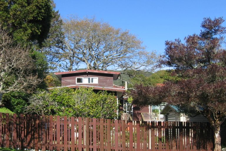 Photo of property in 16 Manuka Street, Stokes Valley, Lower Hutt, 5019