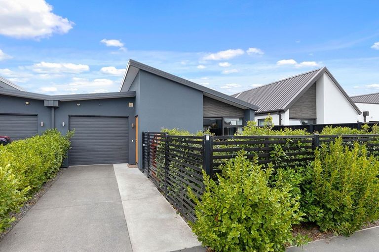 Photo of property in 15b Te Whenu Crescent, Marshland, Christchurch, 8083