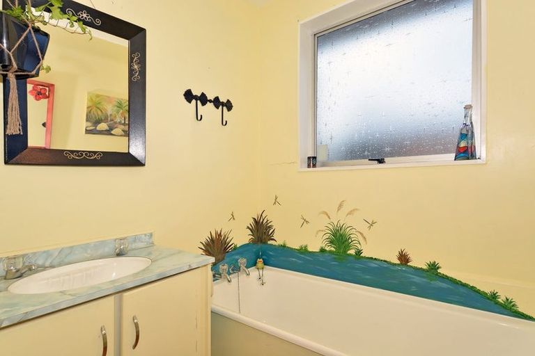 Photo of property in 2/53 Kuaka Crescent, Bromley, Christchurch, 8062