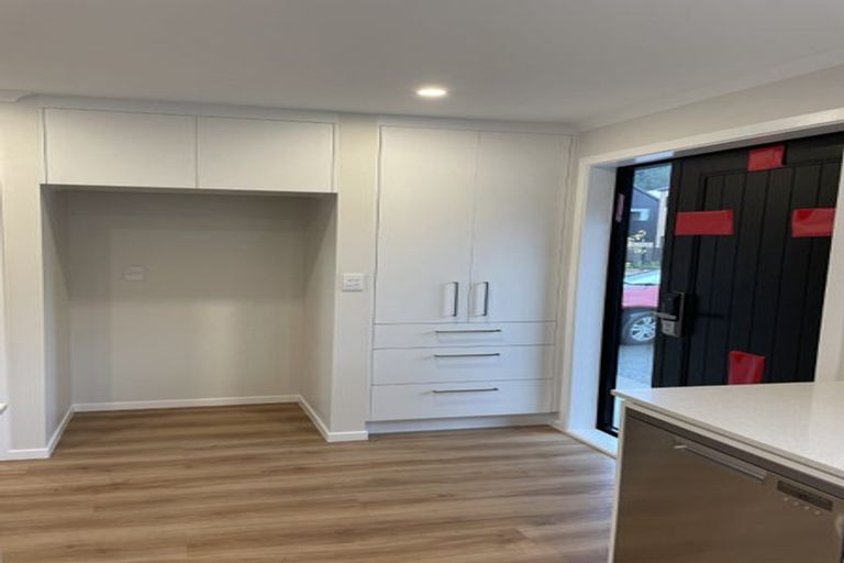 Photo of property in 17 Raeble Walkington Lane, Wallaceville, Upper Hutt, 5018