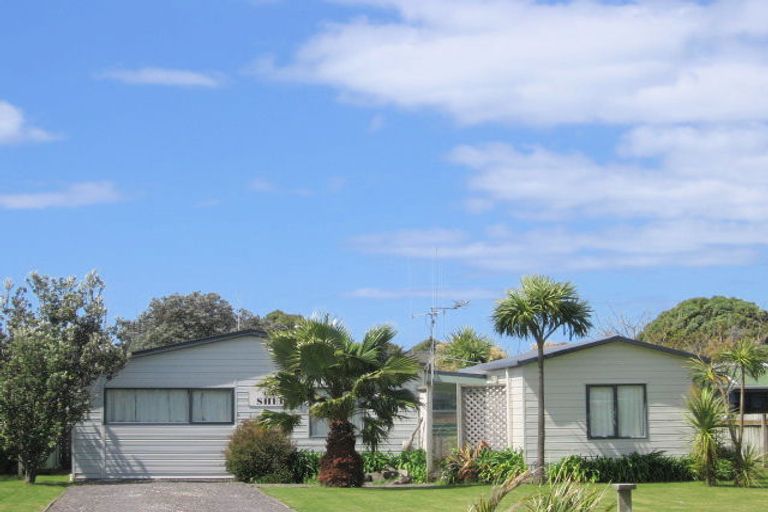 Photo of property in 6 Hereford Place, Waihi Beach, 3611