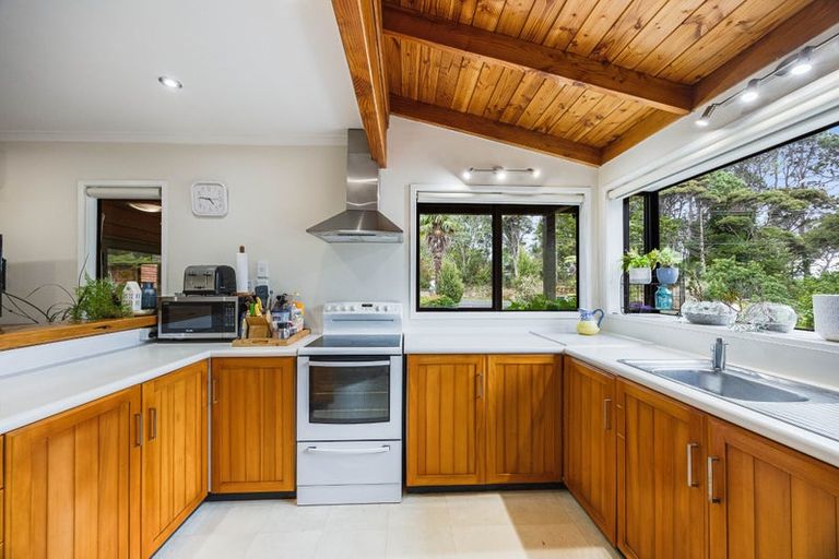 Photo of property in 72 Crows Road, Swanson, Auckland, 0614