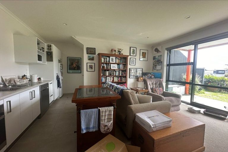 Photo of property in 274 Hobsonville Point Road, Hobsonville, Auckland, 0616