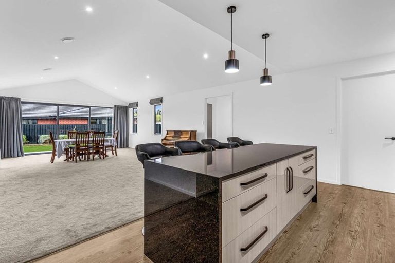 Photo of property in 100 Hoffman Court, Waikiwi, Invercargill, 9810