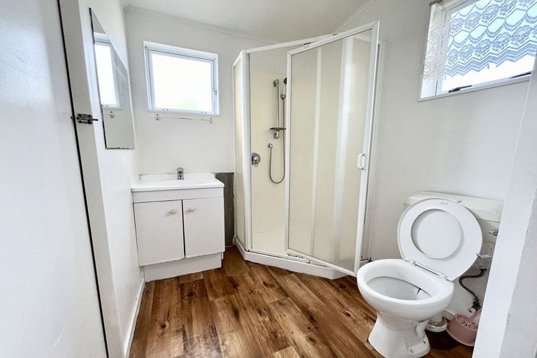 Photo of property in 25 Lendic Avenue, Henderson, Auckland, 0612