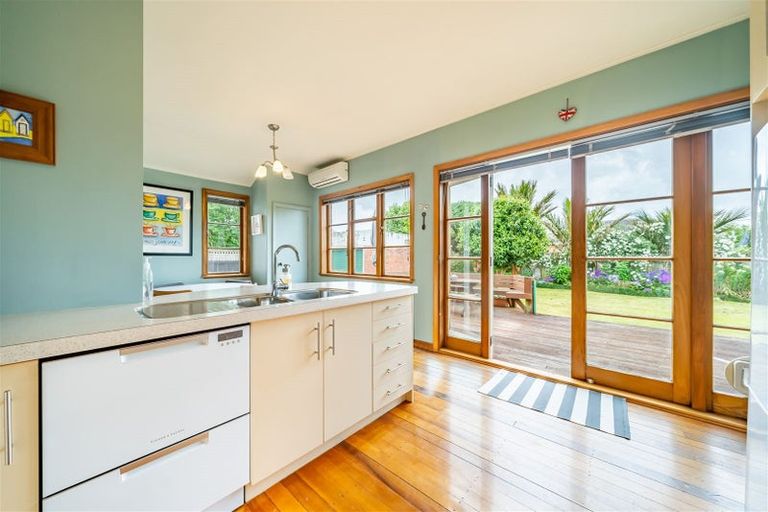 Photo of property in 43 Thornycroft Avenue, Epuni, Lower Hutt, 5011