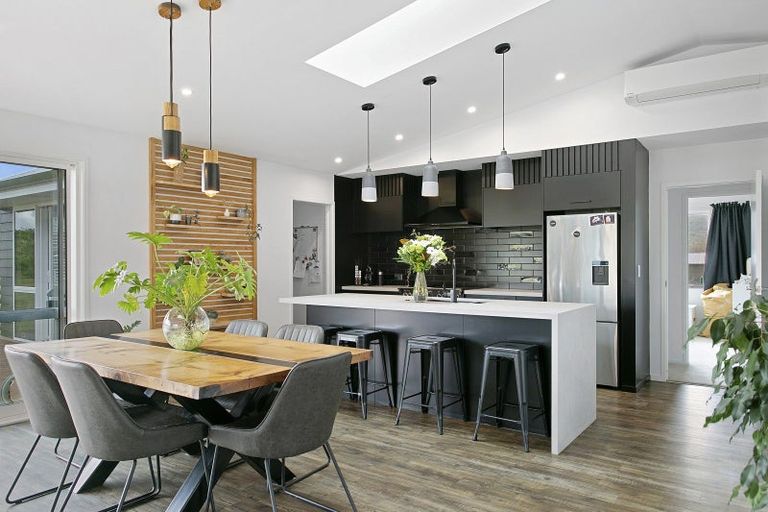 Photo of property in 6 Kahikatea Drive, Kinloch, Taupo, 3377