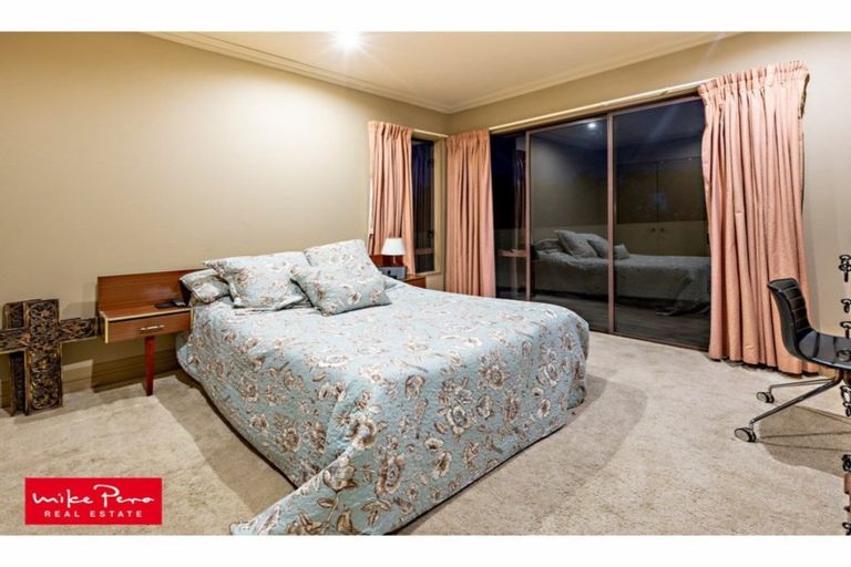 Photo of property in 54 Keywella Drive, Conifer Grove, Takanini, 2112