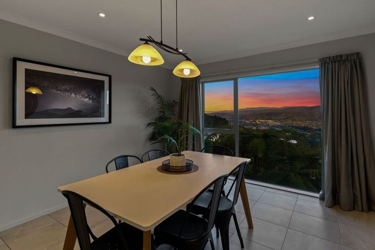 Photo of property in 34 Arahiwi Grove, Tirohanga, Lower Hutt, 5010