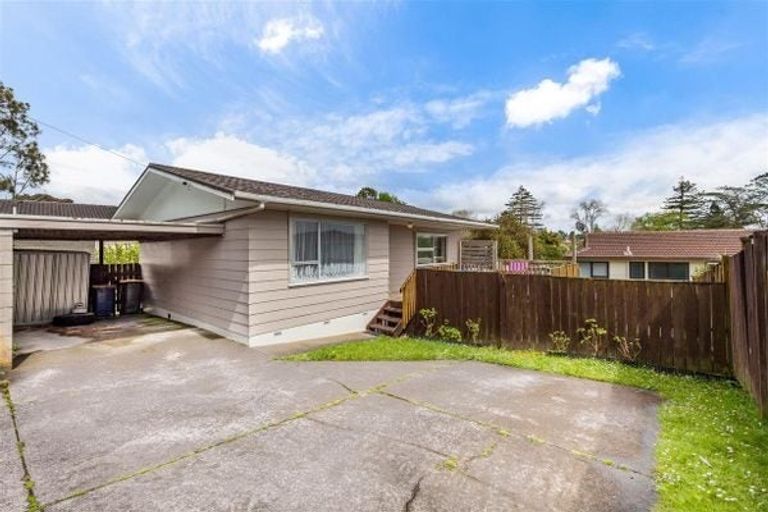 Photo of property in 2/121 Seymour Road, Sunnyvale, Auckland, 0612