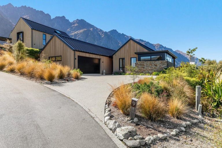 Photo of property in 9 Arran Lane, Jacks Point, Queenstown, 9371