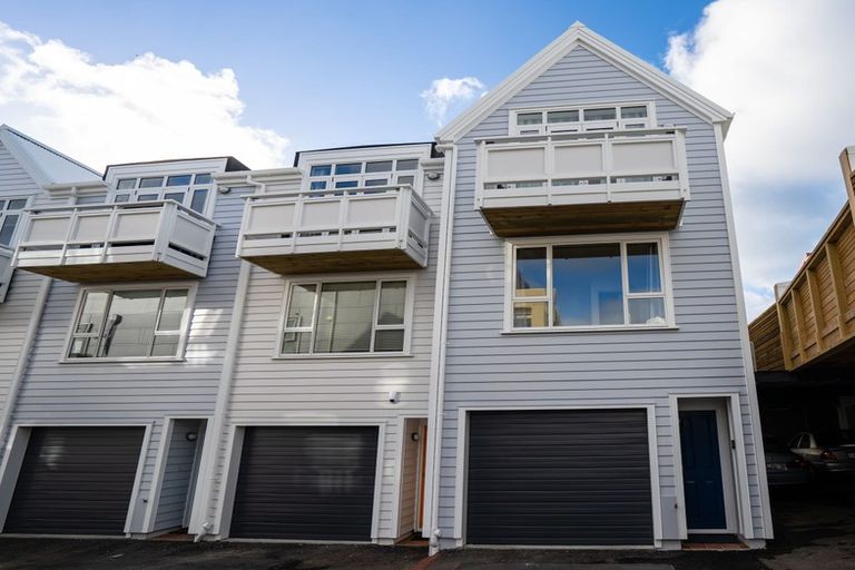 Photo of property in Pirie Street Townhouses, 36/35 Pirie Street, Mount Victoria, Wellington, 6011