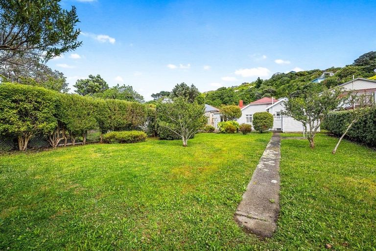 Photo of property in 13 Severn Street, Island Bay, Wellington, 6023