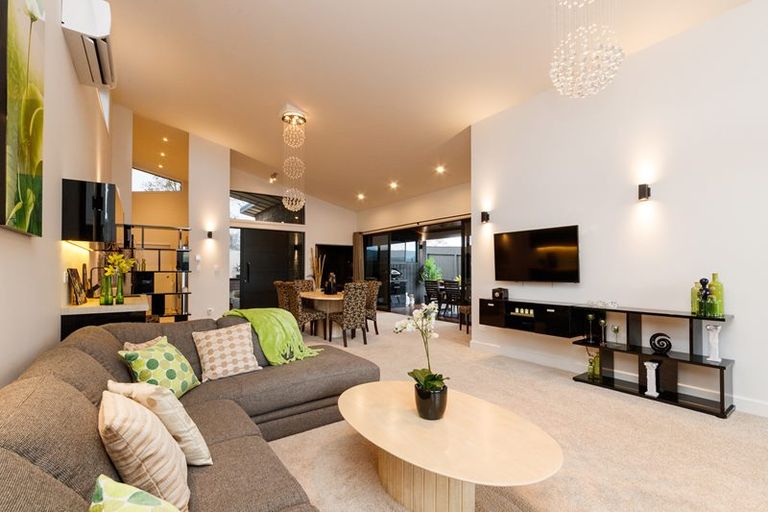 Photo of property in 64 Pacific Drive, Fitzherbert, Palmerston North, 4410