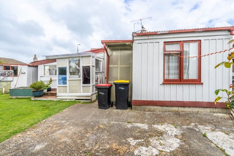 Photo of property in 64 Centre Street, Strathern, Invercargill, 9812