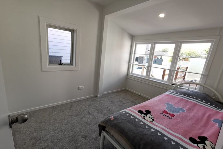 Photo of property in 52 Old Lake Road, Narrow Neck, Auckland, 0624