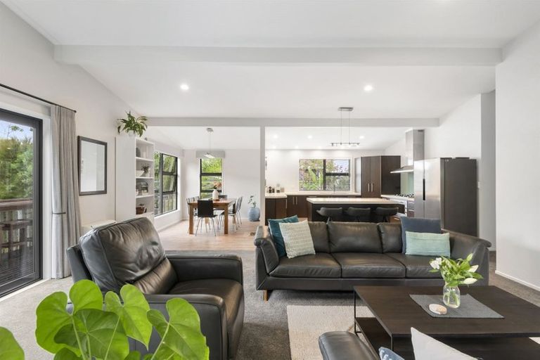 Photo of property in 216 Greenhithe Road, Greenhithe, Auckland, 0632