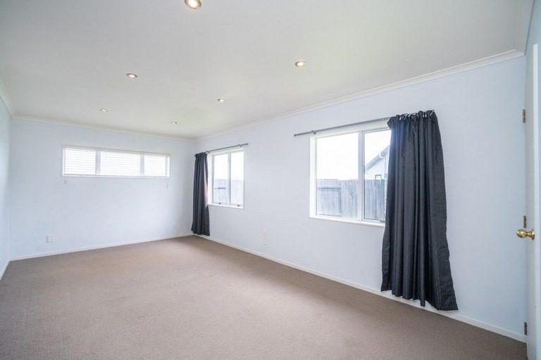 Photo of property in 31 Strachan Way, Highbury, Palmerston North, 4412