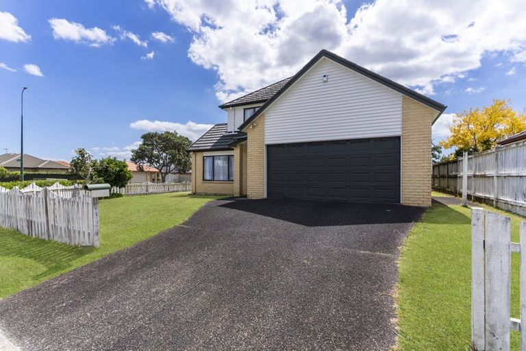 Photo of property in 2 Erne Crescent, East Tamaki, Auckland, 2016
