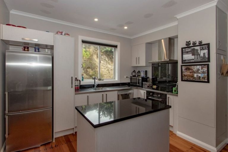 Photo of property in 28 Havelock Road, Hospital Hill, Napier, 4110