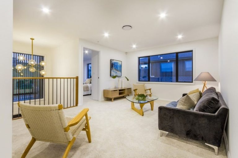 Photo of property in 19 Tawatawa Street, Long Bay, Auckland, 0630