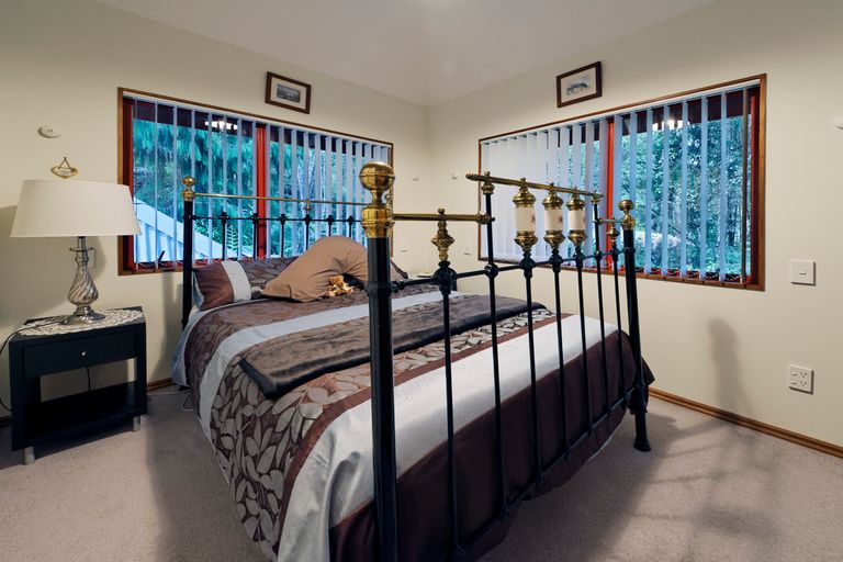 Photo of property in 16 Kauri Loop Road, Oratia, Auckland, 0604