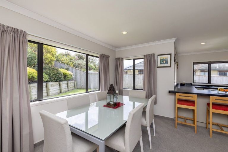 Photo of property in 33 Gandalf Crescent, Paraparaumu, 5032