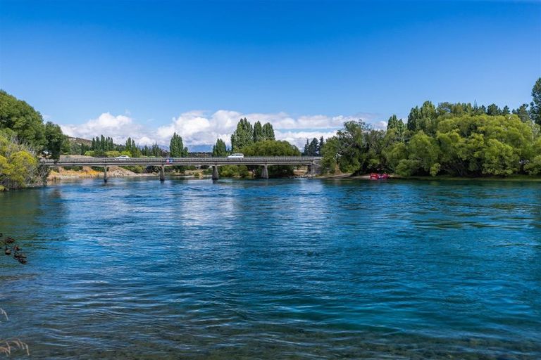 Photo of property in 2 Arklow Street, Albert Town, Wanaka, 9305