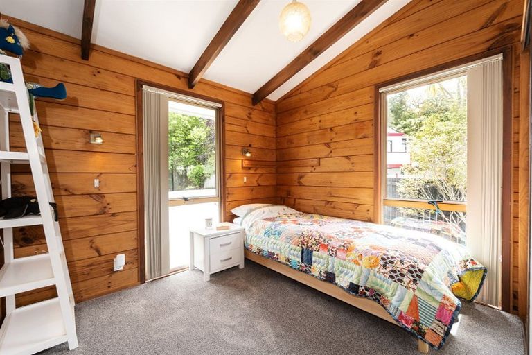 Photo of property in 27 Reynolds Place, Torbay, Auckland, 0630