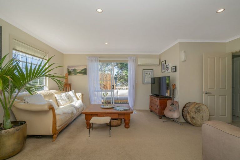 Photo of property in 5 Wells Place, Whitianga, 3510