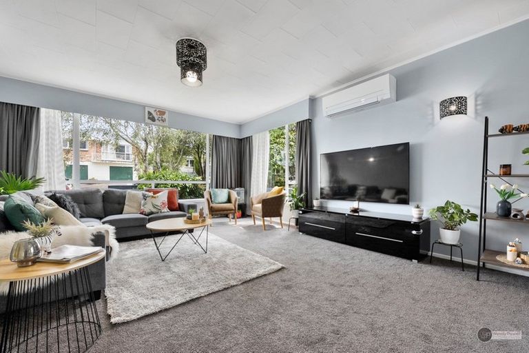 Photo of property in 8 Cedar Street, Maungaraki, Lower Hutt, 5010