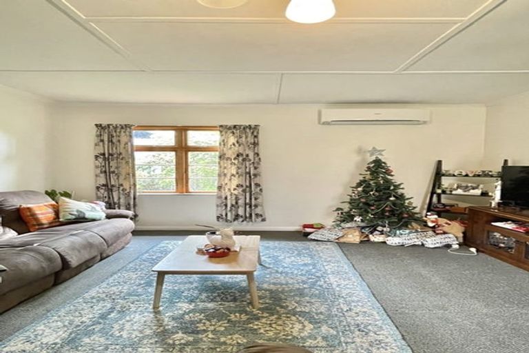 Photo of property in 12 Henry Street, Ebdentown, Upper Hutt, 5018