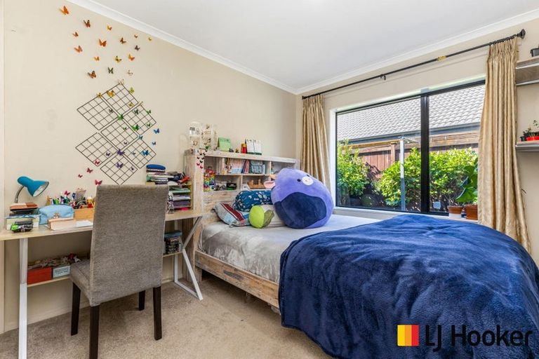 Photo of property in 4 Croftview Road, Wattle Downs, Auckland, 2103