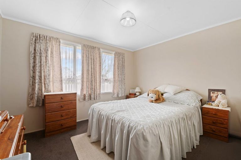 Photo of property in 25 Matthew Place, Kawaha Point, Rotorua, 3010