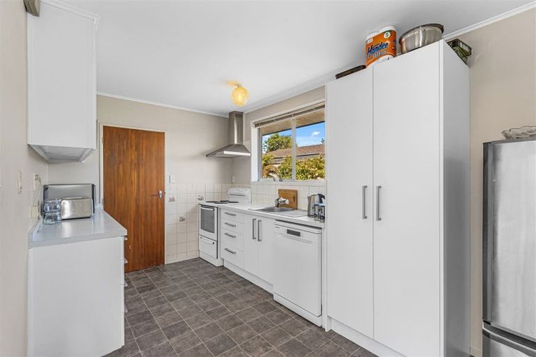 Photo of property in 2/47 Chipping Lane, Redwood, Christchurch, 8051