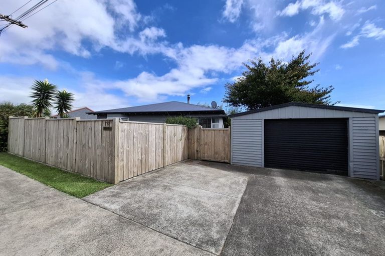 Photo of property in 222 Frankley Road, Frankleigh Park, New Plymouth, 4310