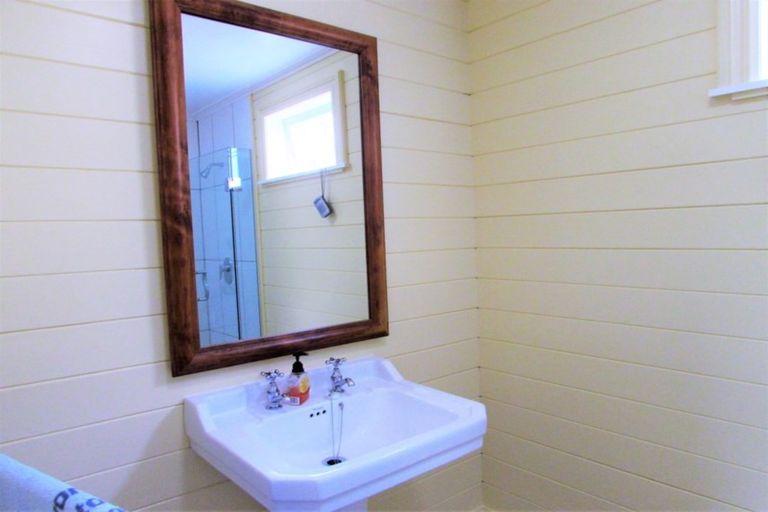 Photo of property in 11 Mckinley Crescent, Brooklyn, Wellington, 6021