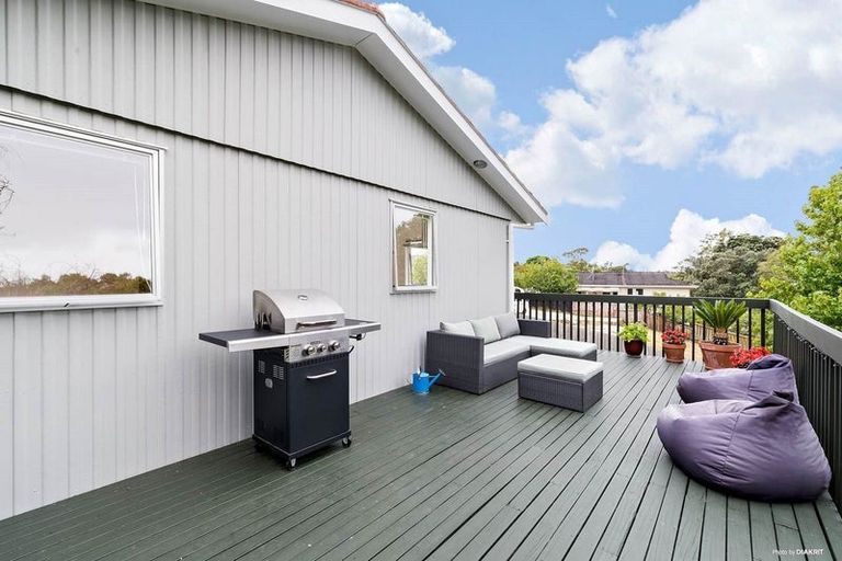 Photo of property in 2/28 Scarlock Avenue, Browns Bay, Auckland, 0630