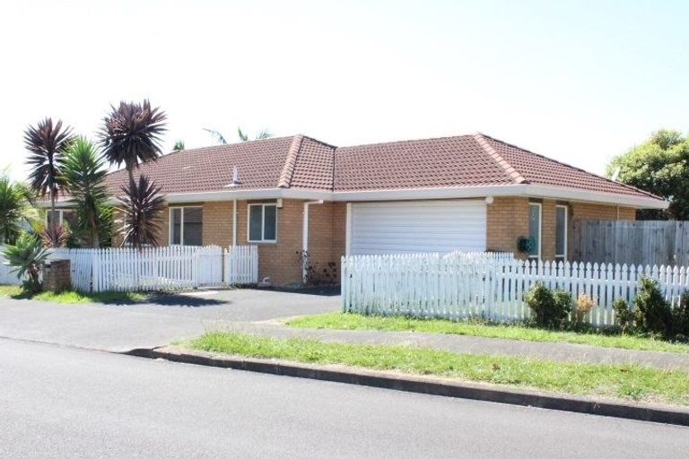 Photo of property in 1 Daria Place, Northpark, Auckland, 2013
