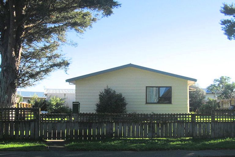 Photo of property in 117 Arawhata Road, Paraparaumu, 5032
